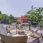 Paradiso Luxury Apartment,