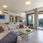 Paradiso Luxury Apartment, 로비니