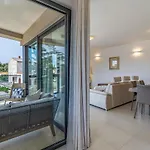 아파트 Paradiso Luxury Apartment,